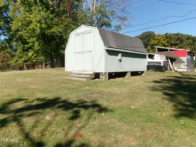 443 Holly Street, Mount Carmel, TN 37645