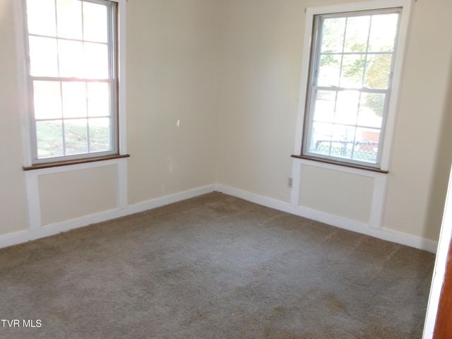 443 Holly Street, Mount Carmel, TN 37645