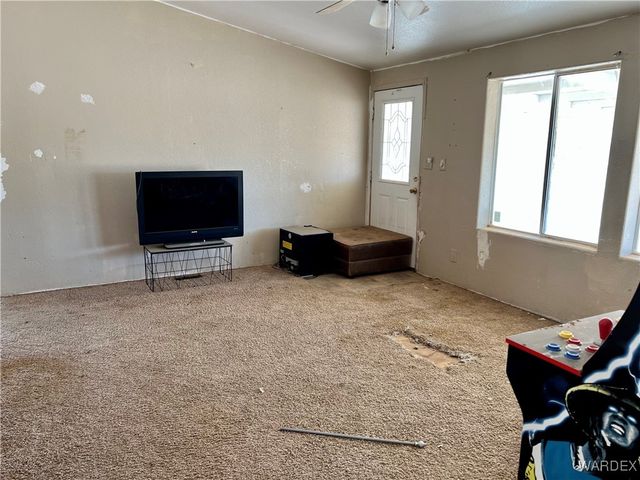 528 S Santa Maria Road, Golden Valley, AZ 86413