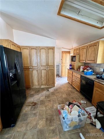 528 S Santa Maria Road, Golden Valley, AZ 86413