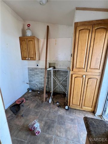 528 S Santa Maria Road, Golden Valley, AZ 86413