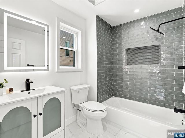 42 Passaic Avenue, Jersey City, NJ 07307