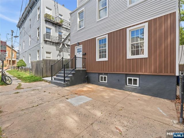 42 Passaic Avenue, Jersey City, NJ 07307