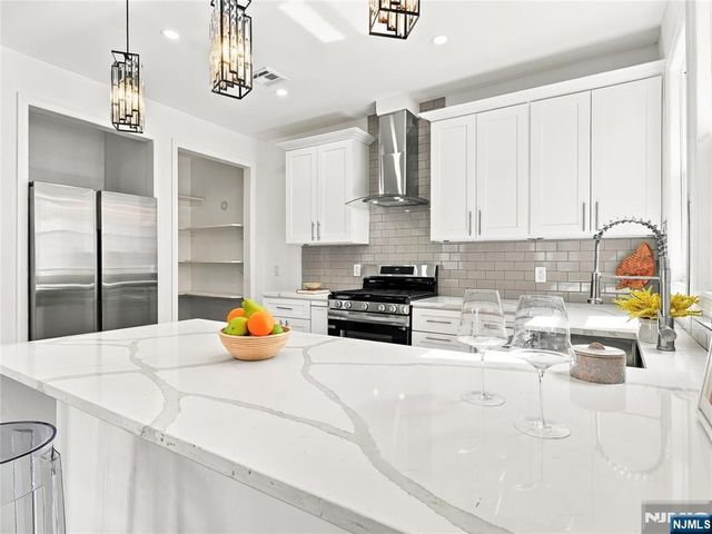 42 Passaic Avenue, Jersey City, NJ 07307