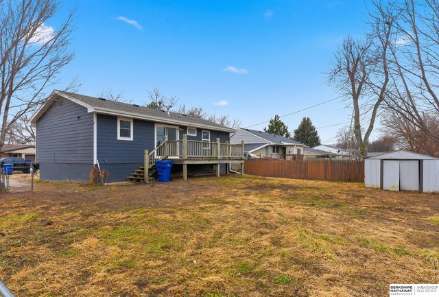 1218 Mayper Drive, Carter Lake, IA 51510