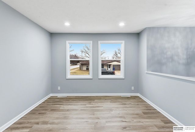 1218 Mayper Drive, Carter Lake, IA 51510