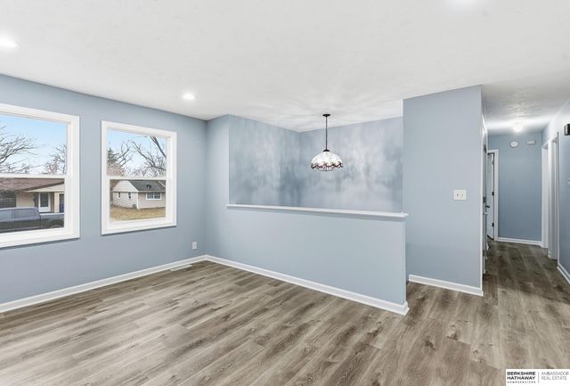 1218 Mayper Drive, Carter Lake, IA 51510