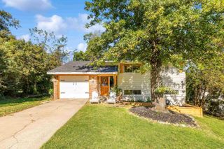 6 White Oak Circle, Little Rock, AR 72227