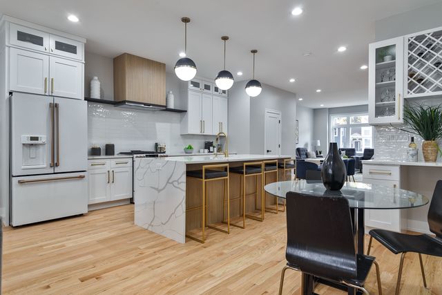 4602 N Springfield Avenue, Chicago, IL 60625