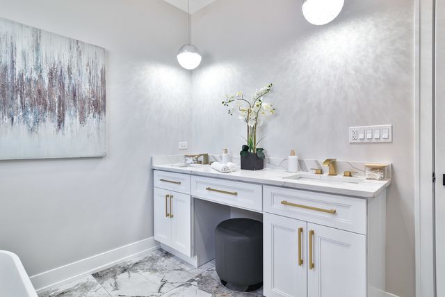 4602 N Springfield Avenue, Chicago, IL 60625