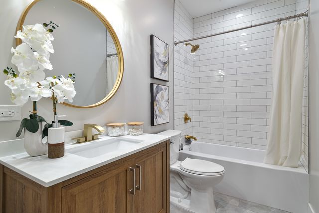 4602 N Springfield Avenue, Chicago, IL 60625