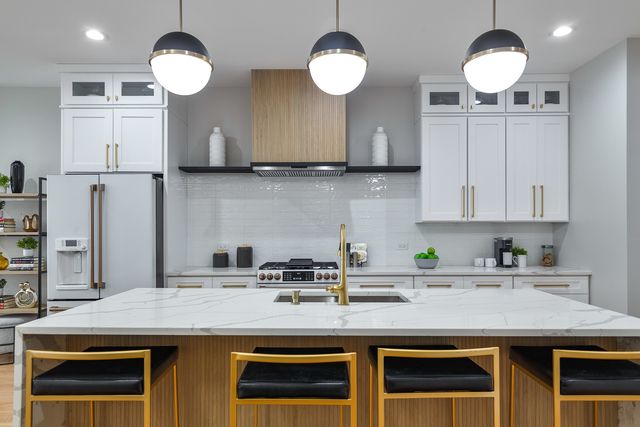 4602 N Springfield Avenue, Chicago, IL 60625