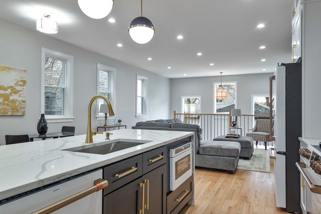 4602 N Springfield Avenue, Chicago, IL 60625