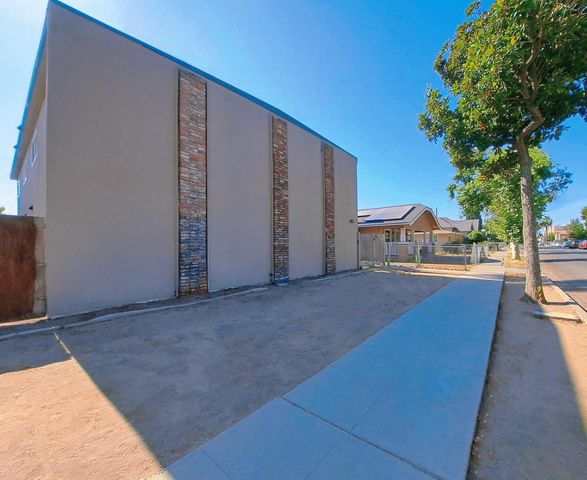 382 N Glenn Ave, Fresno, CA 93701