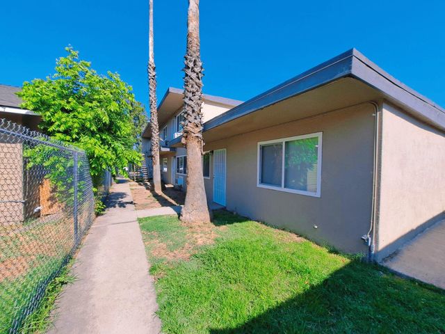 382 N Glenn Ave, Fresno, CA 93701