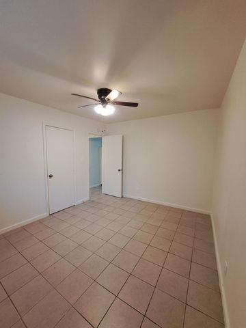 382 N Glenn Ave, Fresno, CA 93701