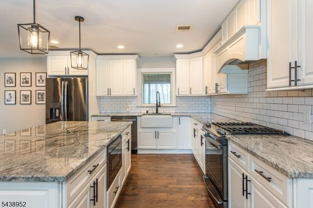 28 Riverview Rd, West Milford Twp., NJ 07438