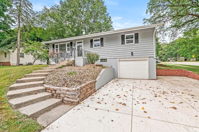 3903 Roxebury Plaza, South Bend, IN 46628