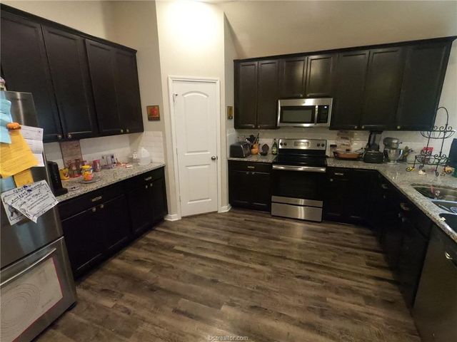 2007 Markley Drive, Bryan, TX 77807