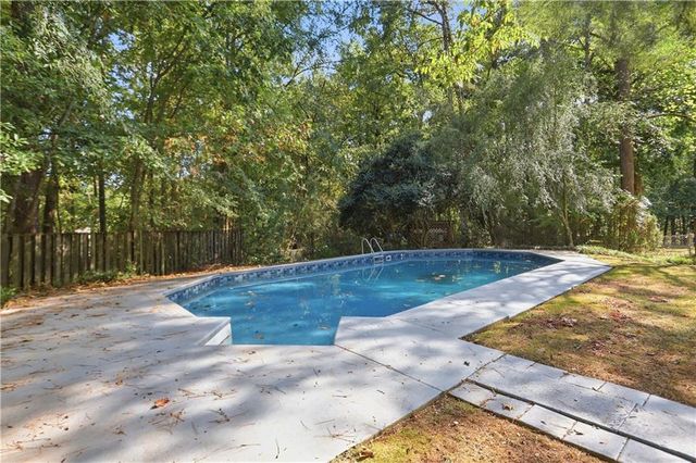 990 Chads Ford Court, Macon, GA 31210