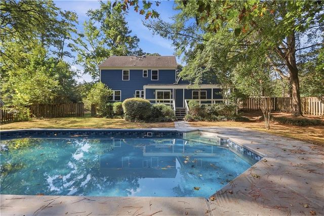 990 Chads Ford Court, Macon, GA 31210