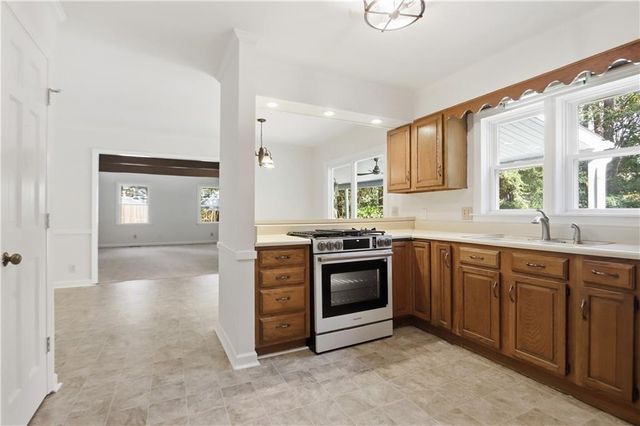 990 Chads Ford Court, Macon, GA 31210