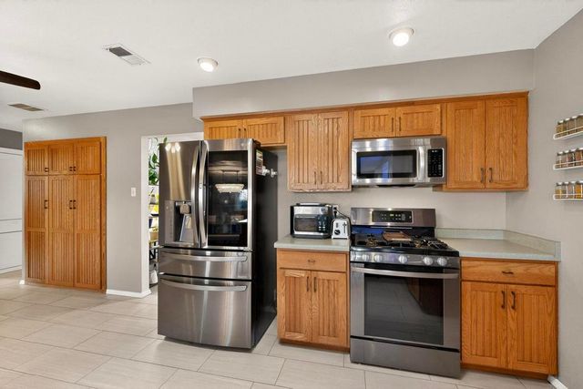 8909 La Barranca Avenue NE, Albuquerque, NM 87111