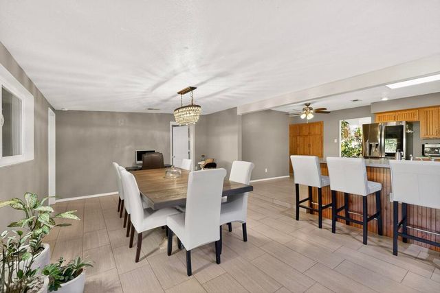 8909 La Barranca Avenue NE, Albuquerque, NM 87111