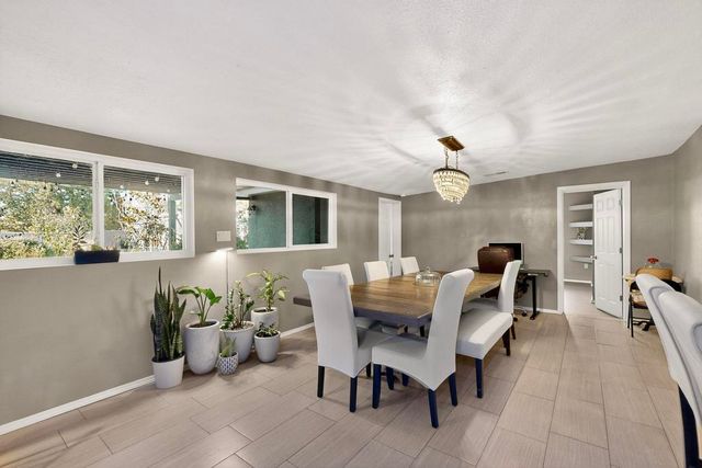 8909 La Barranca Avenue NE, Albuquerque, NM 87111