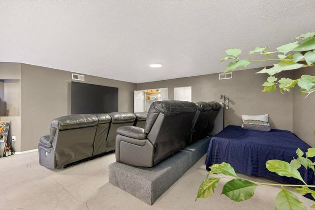 8909 La Barranca Avenue NE, Albuquerque, NM 87111