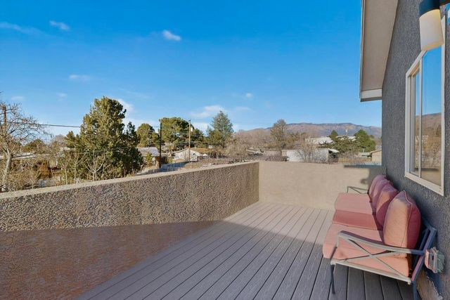 8909 La Barranca Avenue NE, Albuquerque, NM 87111