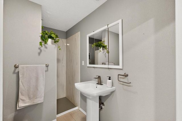 8909 La Barranca Avenue NE, Albuquerque, NM 87111