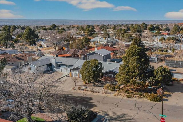 8909 La Barranca Avenue NE, Albuquerque, NM 87111