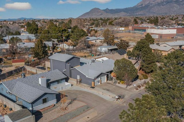 8909 La Barranca Avenue NE, Albuquerque, NM 87111