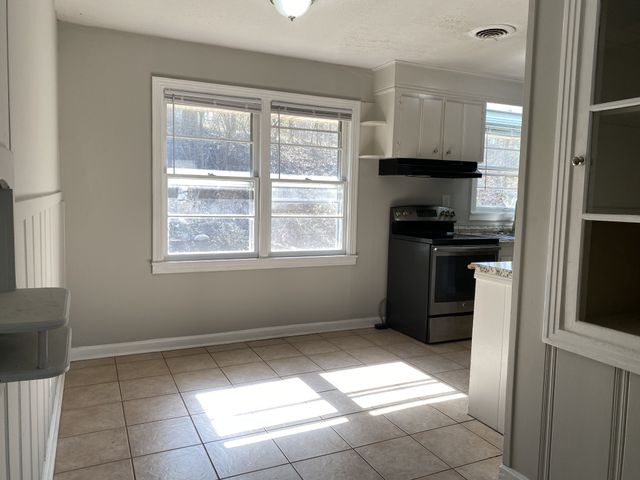 1121 Lockertsville Rd, Ashland City, TN 37015