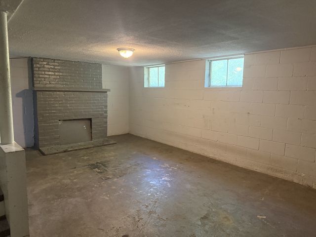 1121 Lockertsville Rd, Ashland City, TN 37015