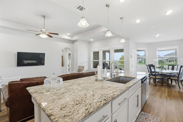 2725 Arbor Edge Crossing, La Marque, TX 77568