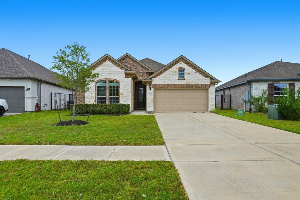 2725 Arbor Edge Crossing, La Marque, TX 77568