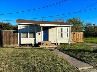 834 Van Cura Dr, Corpus Christi, TX 78408