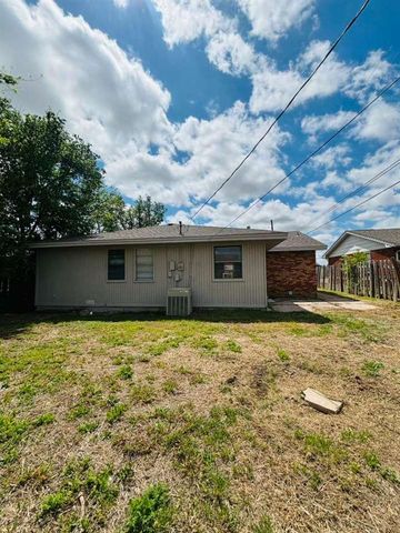 4917 NW Pollard, Lawton, OK 73505