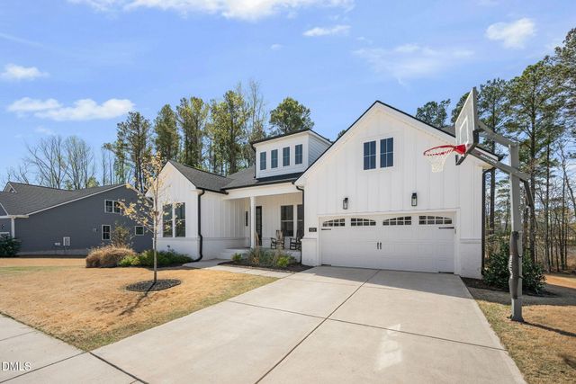 624 Long Lake Drive, Fuquay Varina, NC 27526