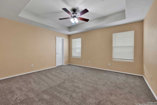 8811 Laguna Fls, San Antonio, TX 78251