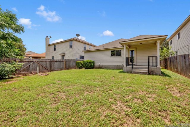 8811 Laguna Fls, San Antonio, TX 78251