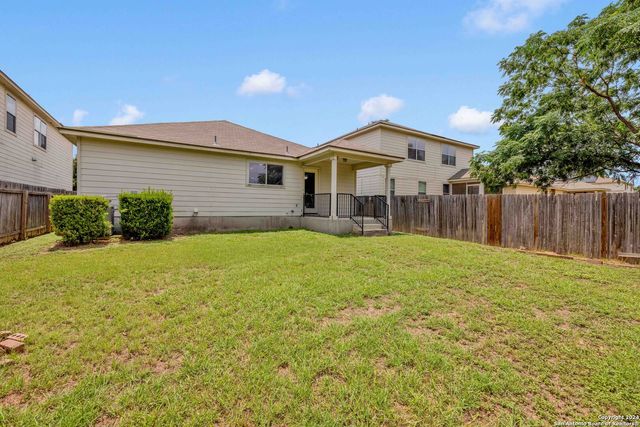 8811 Laguna Fls, San Antonio, TX 78251