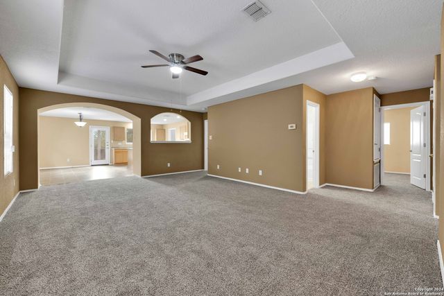8811 Laguna Fls, San Antonio, TX 78251