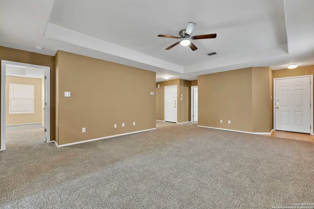 8811 Laguna Fls, San Antonio, TX 78251