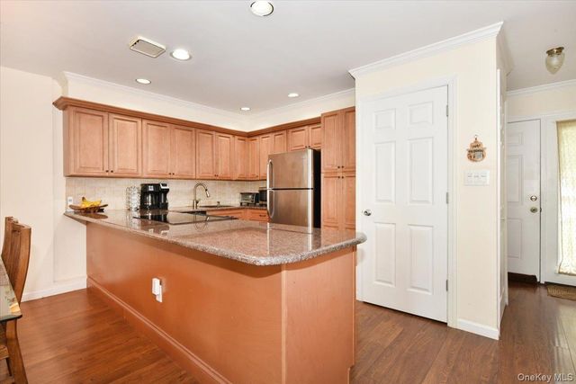 1 Anchorage Way 1108, Freeport, NY 11520