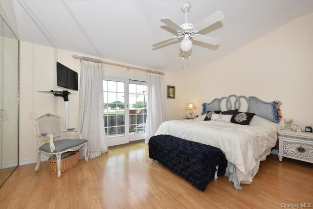 1 Anchorage Way 1108, Freeport, NY 11520