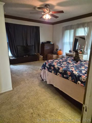 924 Vine Street, Chelsea, OK 74016