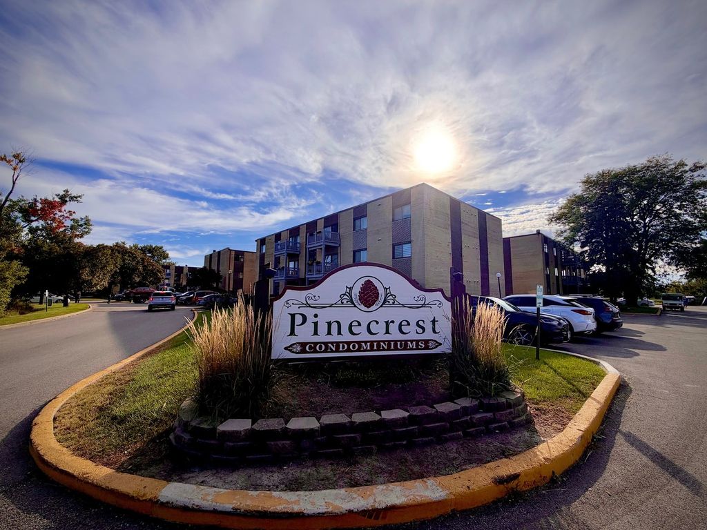 674 Pinecrest Drive 302, Prospect Heights, IL 60070 — photo 2